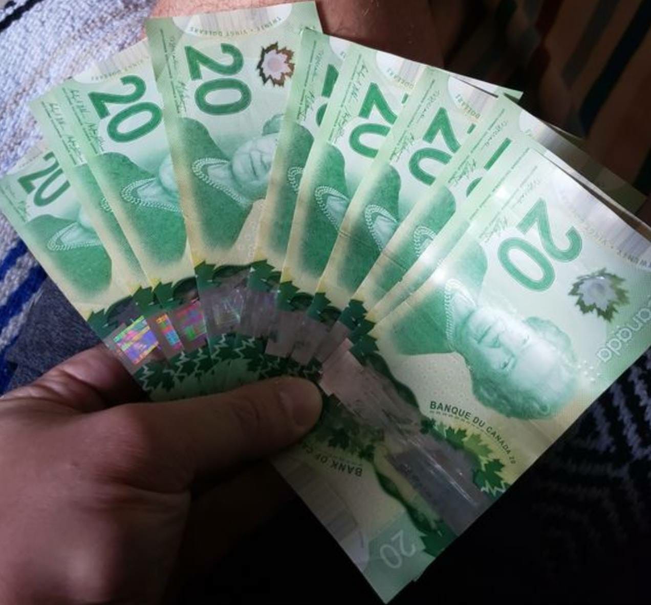 20 Canadian Dollars Bill - Image 2